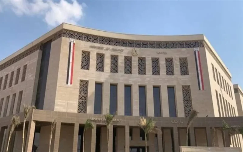 ٦ طرق مختلفة.. قنوات التواصل المباشر مع وزارة المالية لتقديم الشكاوى والاستفسارات